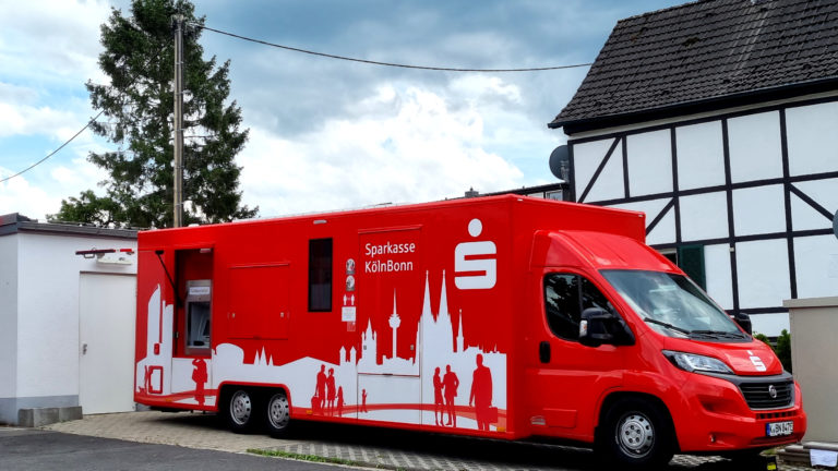 Sparkassenbus in Holzlar