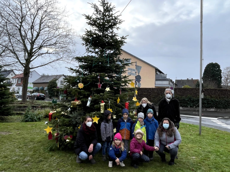 Weihnachtsbaum schmücken